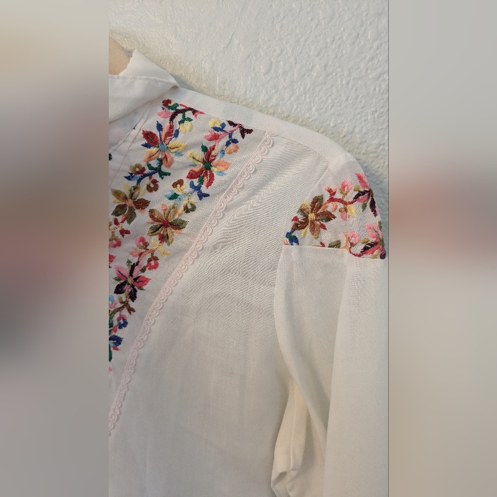 70s Embroidered Hungarian Style Blouse - image 4